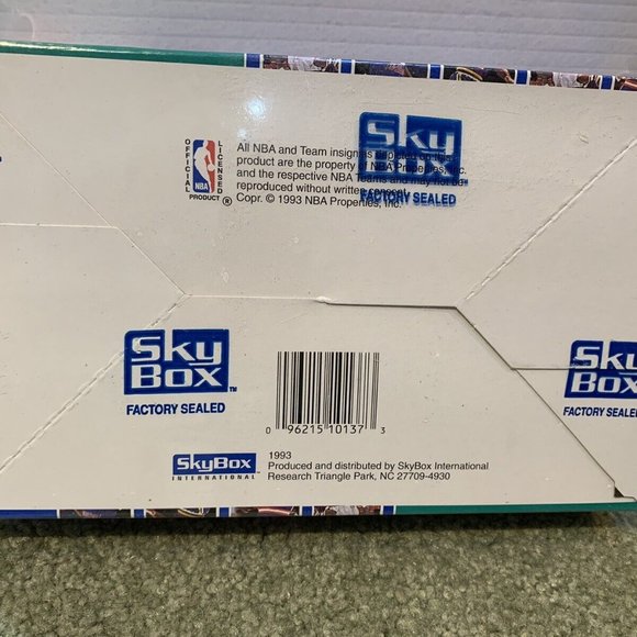 SKY BOX 1992-1993 SERIES 2 [FACTORY SEALED] 36 PACK BOX NBA HOOPS Best Price! $$ - Picture 3 of 5